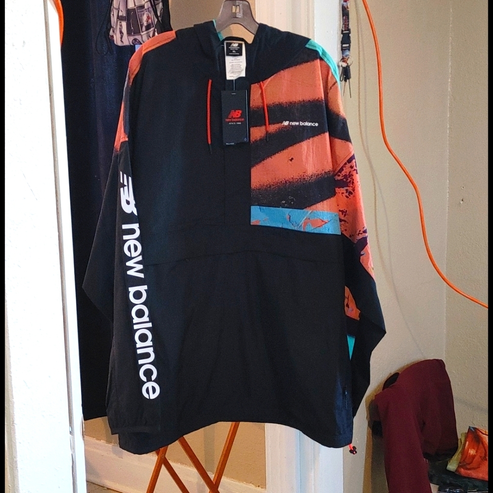 New Balance Men's Sport Style windbreaker
